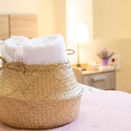 Cool La Compania Apartment