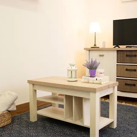 Cool La Compania Апартаменти *
