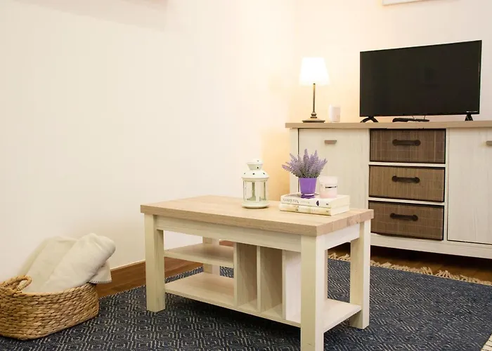 Cool La Compania Apartment *